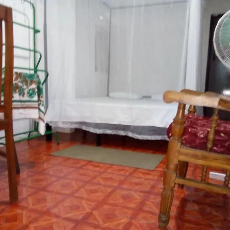 T & U Homestay Katunayaka Exterior photo